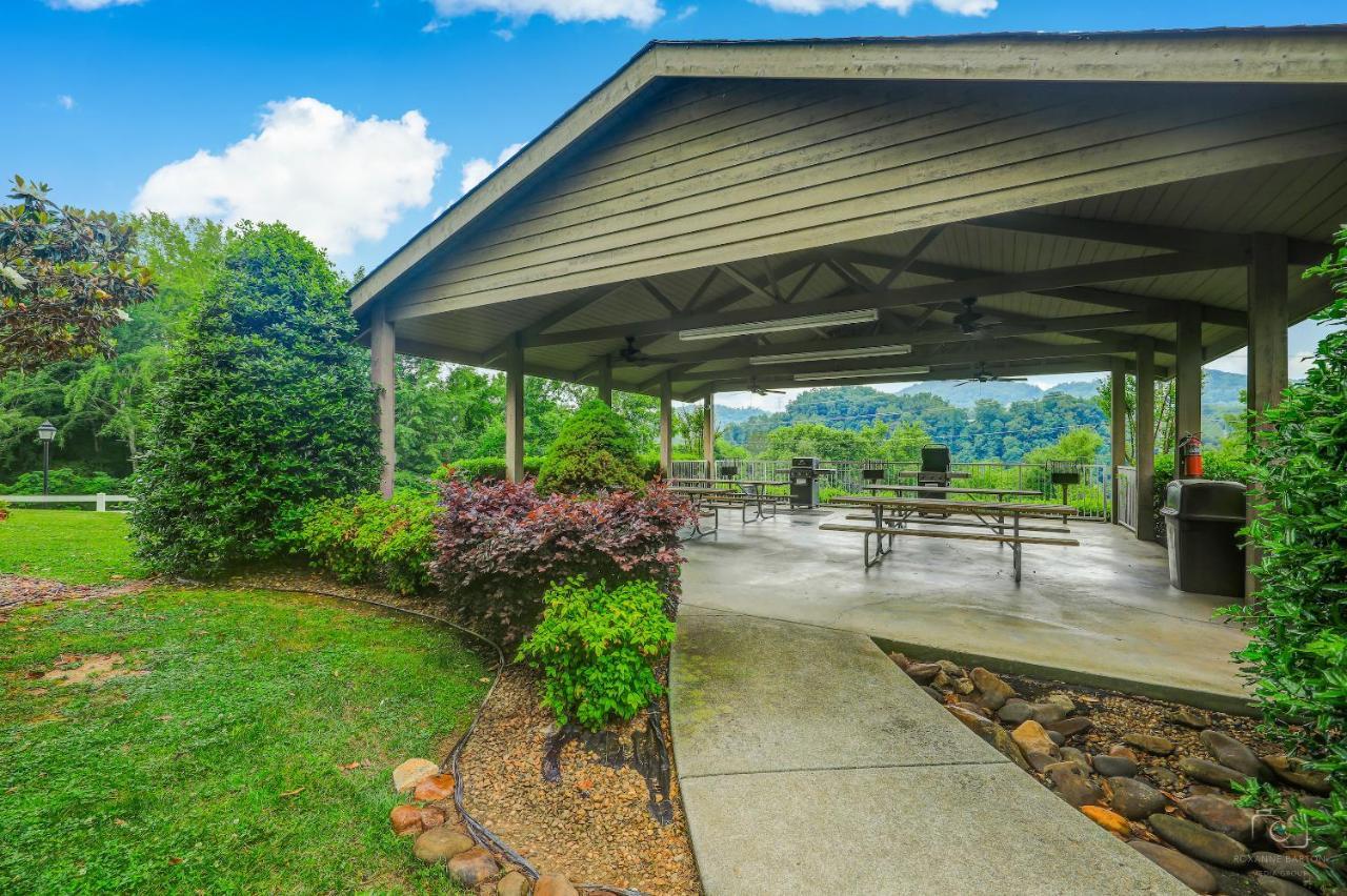 Kickin Back Whispering Pines 343 Apartment Pigeon Forge Exterior photo